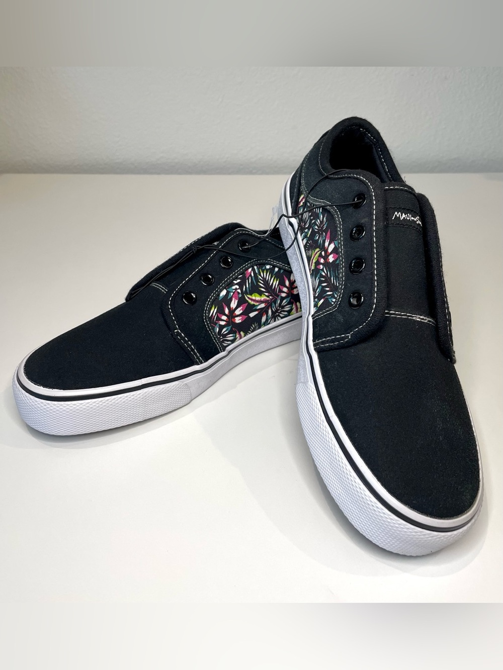 Maui and Sons Wave Black Canvas Low Top Skate Sneakers with Tropical Side Panels